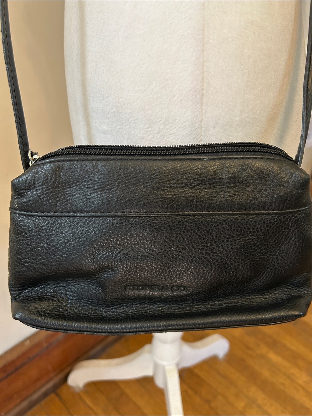 Stone & Co Black Pebbled Leather Messenger Crossbody 8 1/2 x 4 1/2 EUC